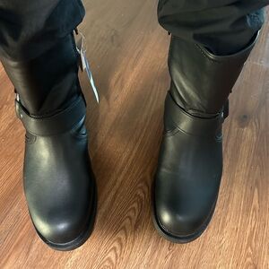 Black Universal Thread  Boots Size 11